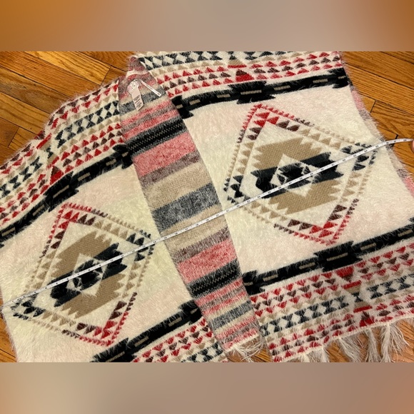Free People Canyonland Fringe Kimono Southwestern Aztec Fuzzy Poncho One Size - Picture 8 of 16